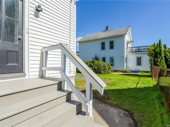 21 Bayview Ave #1, Stonington, CT 06378
