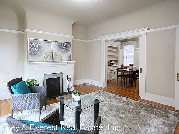 3rd image of 1645 Clay St APT 1