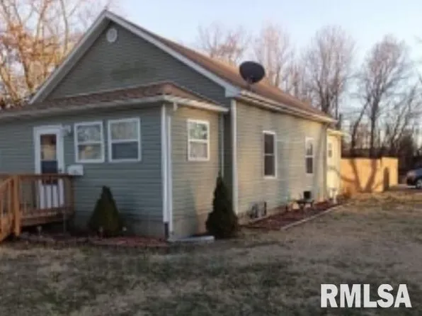 1102 E Clark St, West Frankfort, IL 62896
