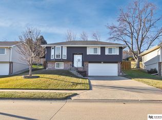 13581 W Cir, Omaha, NE 68137