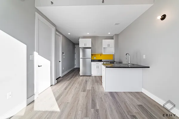 Rented by ERNY LLC | media 3