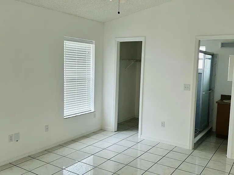 367 SW Donna Ter — Photo 15