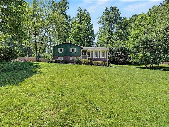 2nd image of 2611 Sandy Ct