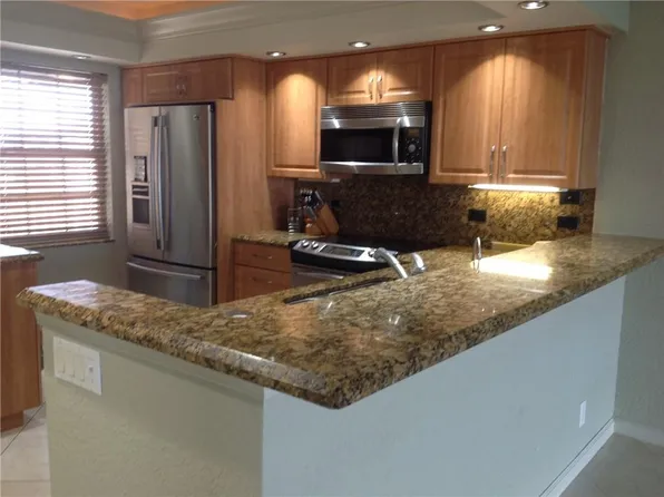 3510 Oaks Way #801, Pompano Beach, FL 33069