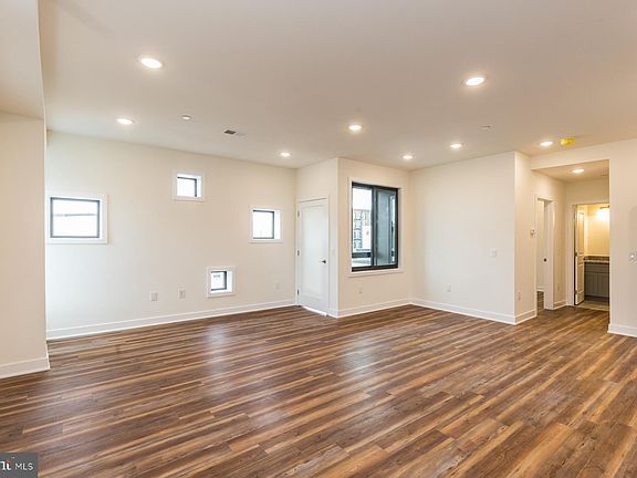 5th image of 2411-19 Kensington Ave Unit 301