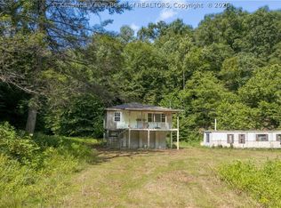 277 Sand Crk, Harts, WV 25524