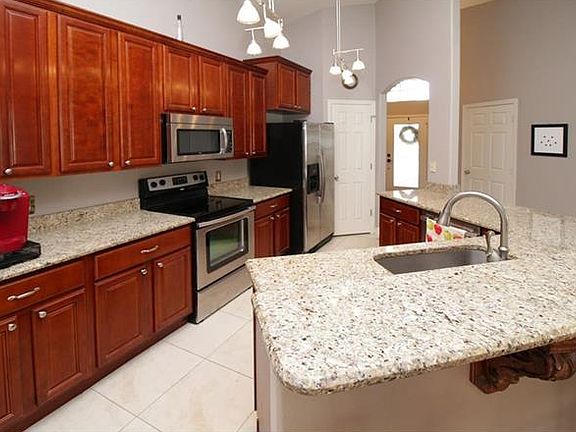 3rd image of 137 Southampton Dr