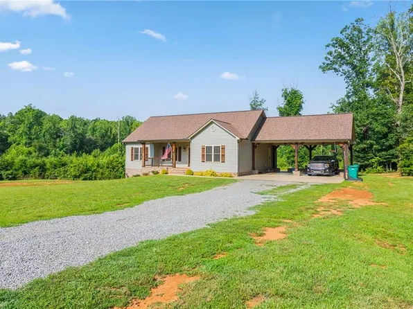 222 Rakestraw Rd, Stoneville, NC 27048