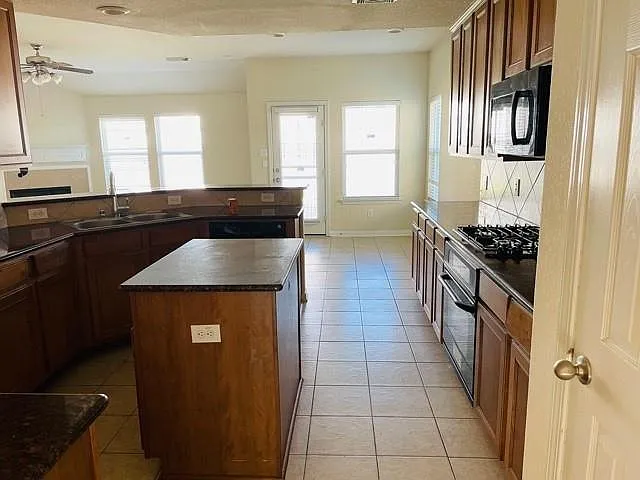 9506 Carsonmont Ln — Photo 7