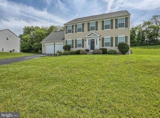 8 Ascot Dr, Shrewsbury, PA 17361