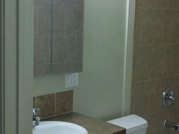 3rd image of 1509-1513 Ernest St #5B