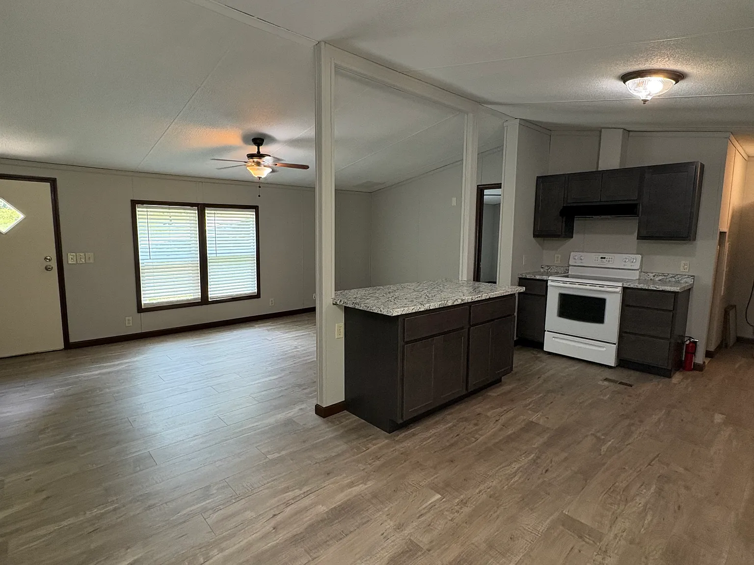 3 bed, 1100 sqft, $1,700 — Photo 4