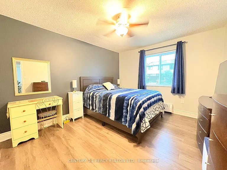 936 Glen St #106 — Photo 10