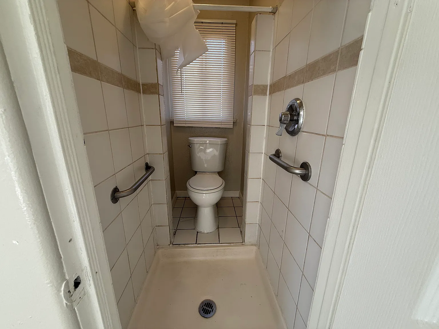Studio, 400 sqft, $1,330 — Photo 4