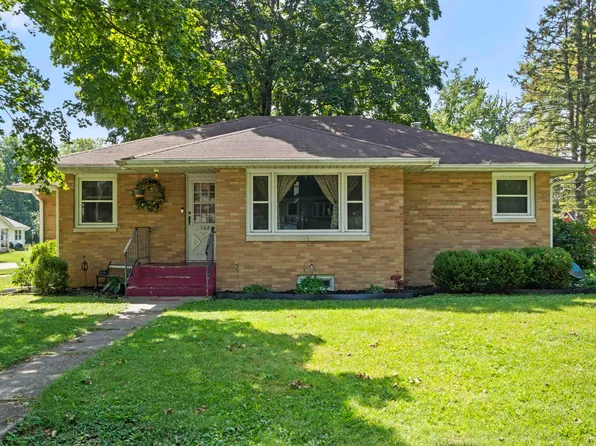 102 NW Jefferson St, Hopedale, IL 61747
