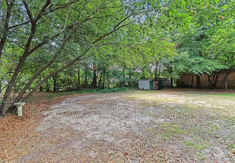 3301 Westmont Dr — Photo 20