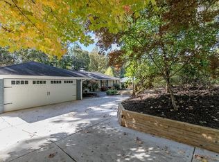 275 Elden Dr, Sandy Springs, GA 30342