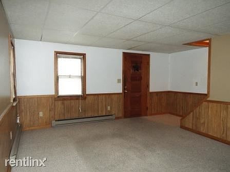 livingroom toward front door