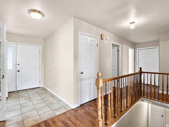 2nd image of 2286 W Bonanza Cir