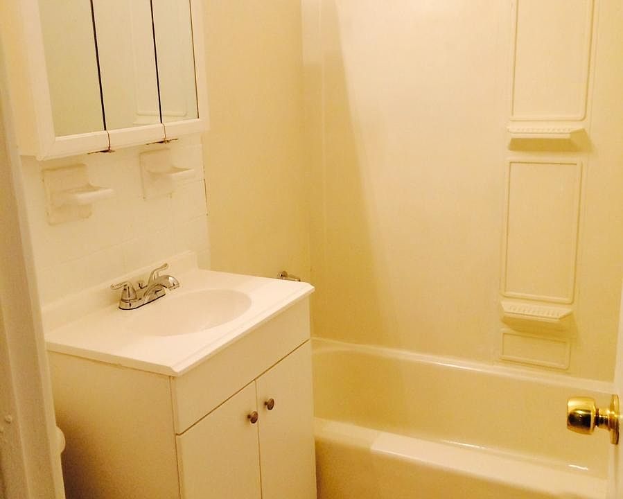 2nd image of 154 Fountain St #1C1