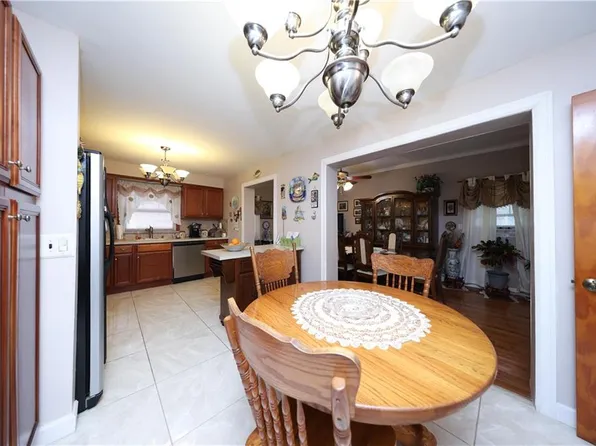 157 Exeter Street image 8 of 40