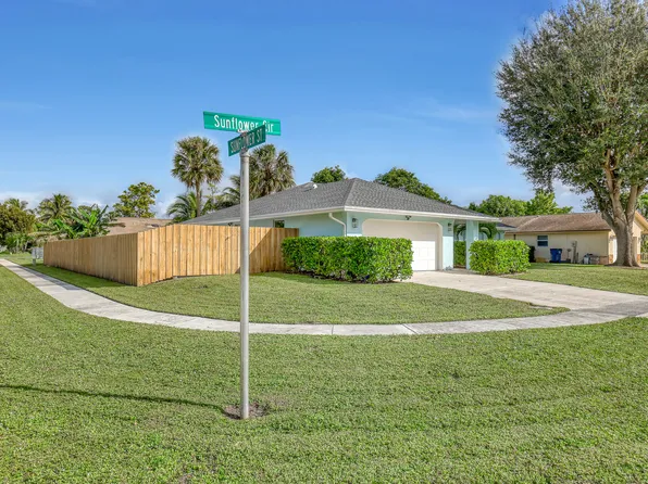 110 Sunflower Circle, Royal Palm Beach, FL 33411