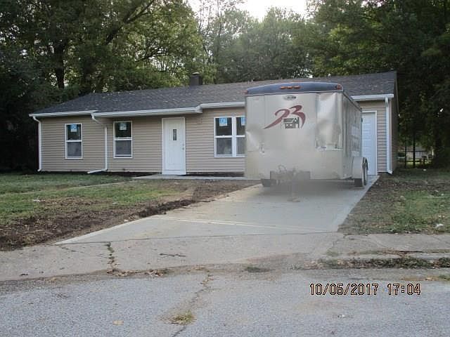 2nd image of 411 Fairlane Dr