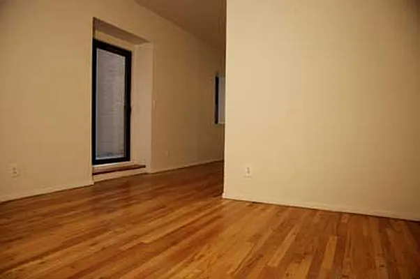 Rented by Buchbinder & Warren | media 31