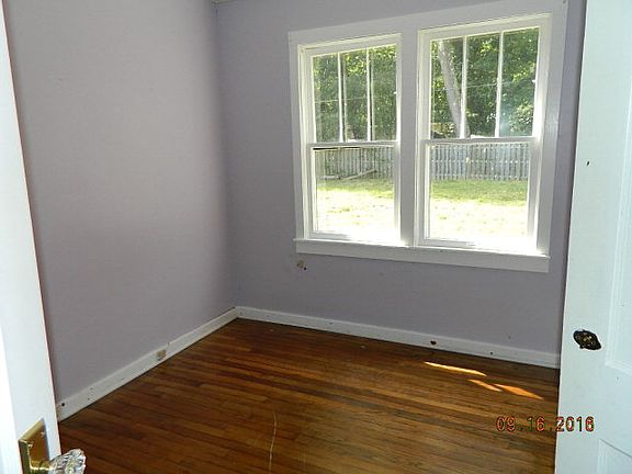 4th image of 3165 June Ave