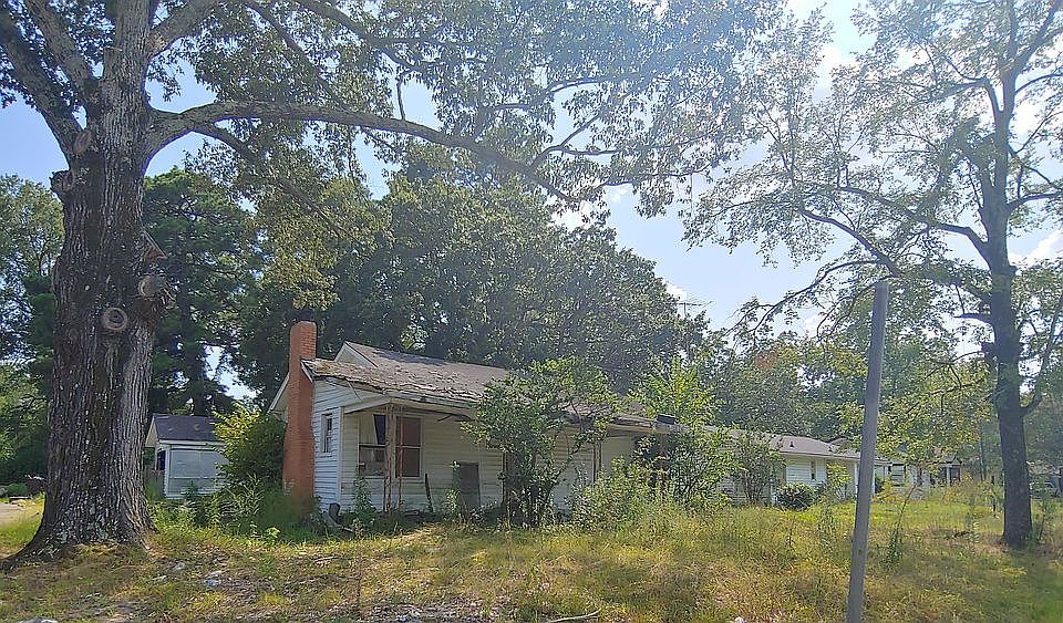 1st image of 1600 W 26th Ave