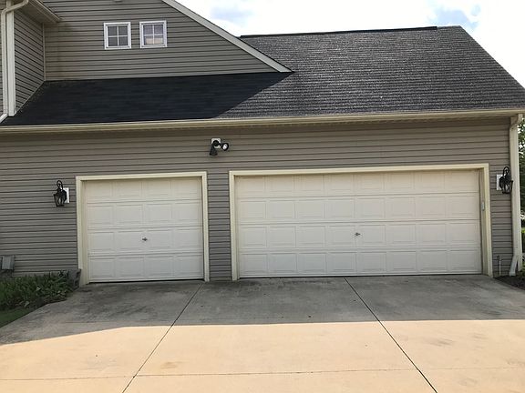 3rd image of 320 Quartette Ln