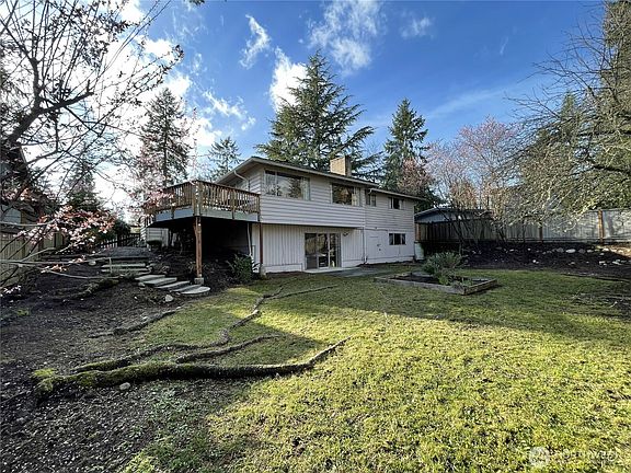 3rd image of 626 167th Avenue NE