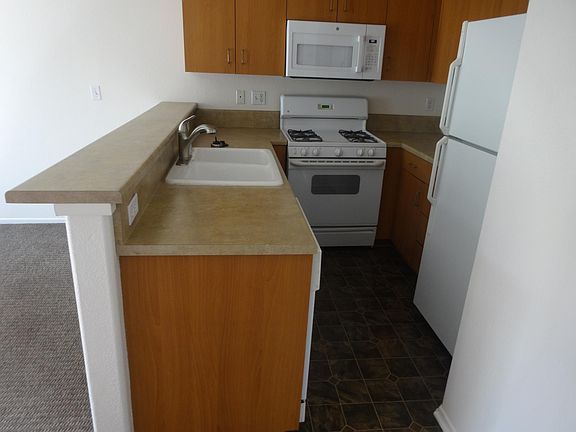 5th image of 519 E Harvard Blvd #203