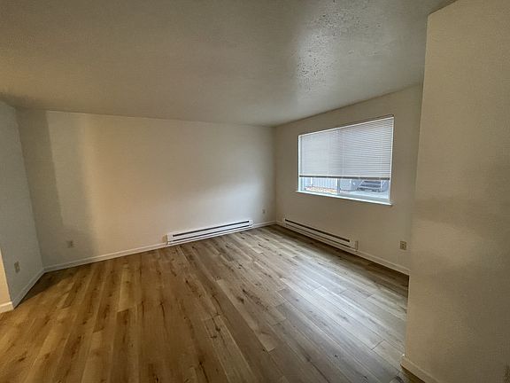 3rd image of 1423 E 64th St Unit 1