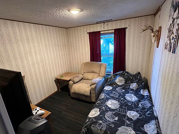 5th image of W211N11683 Hilltop Cir