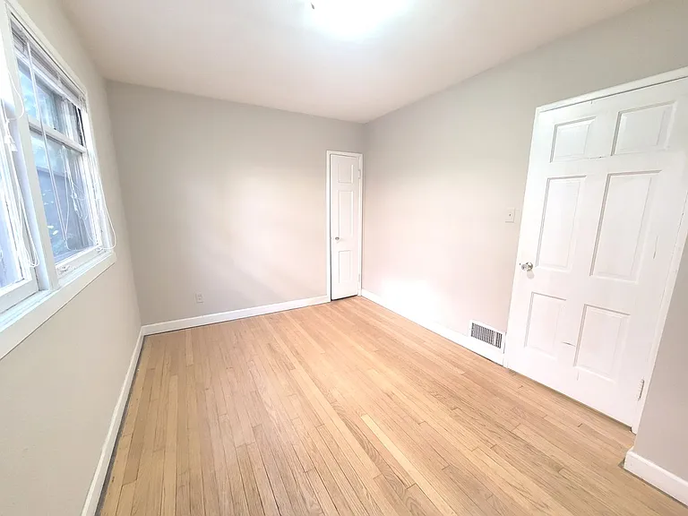 2519 Lake — Photo 8