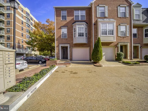 1215 Madison St, Alexandria, VA 22314