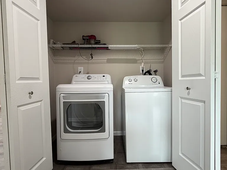 4548 Rosemarie Dr — Photo 18