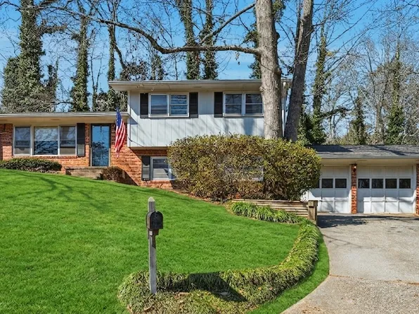 90 Elm Dr, Toccoa, GA 30577