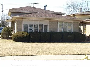 16048 Ashland Ave photo 1
