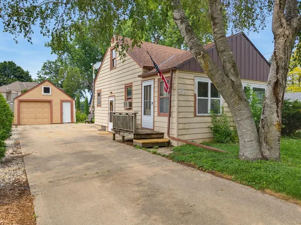 W347N5213 Elm AVENUE, Okauchee, WI 53069