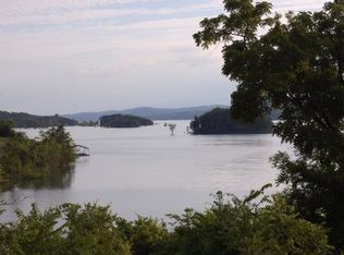 Russell Brothers Rd, Sharps Chapel, TN 37866