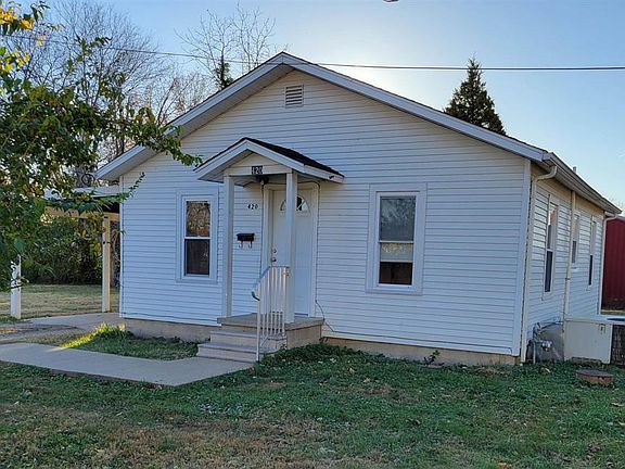 2nd image of 420 Magnolia Ave