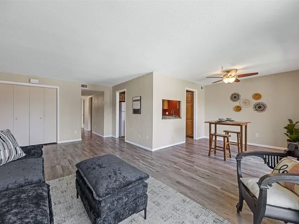 5712 Golden Ct NE APT 60, Cedar Rapids, IA 52402