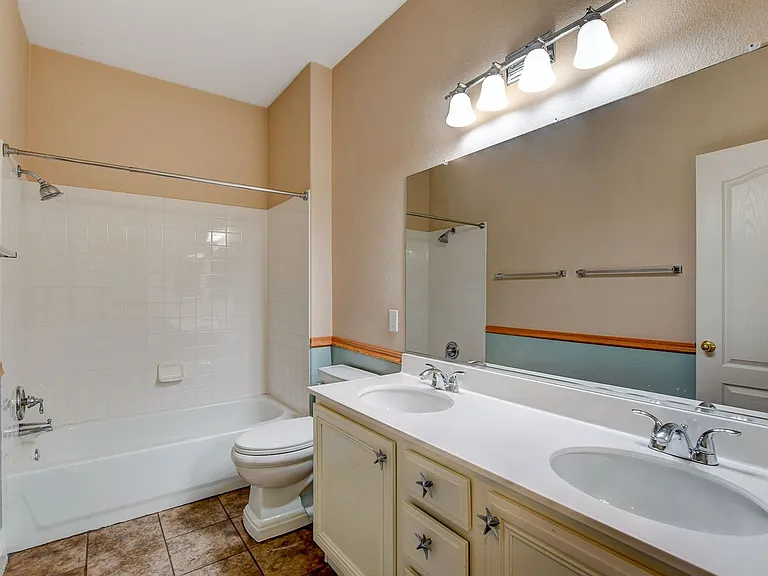 408 Silver Prairie Ct — Photo 50