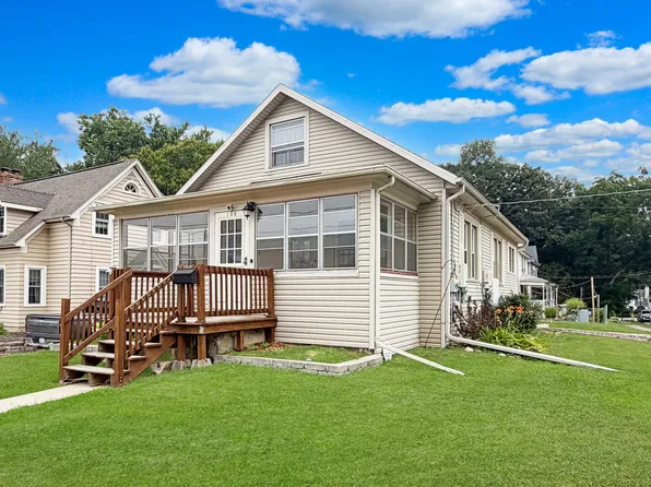 103 N Sunset Ave, Freeport, IL 61032