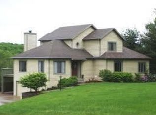 8063 Lavelle Rd, Athens, OH 45701