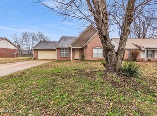4125 Shadow Glen Dr, Horn Lake, MS 38637