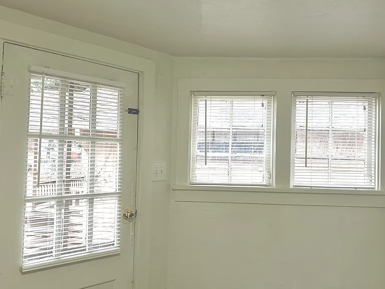 908 Midland Ave — Photo 7