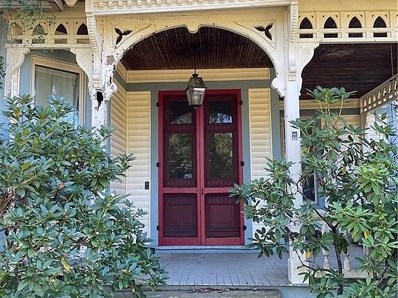2nd image of 861 S Lincoln Ave